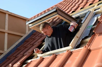 Pose de fenêtres de toit Velux à Jouancy